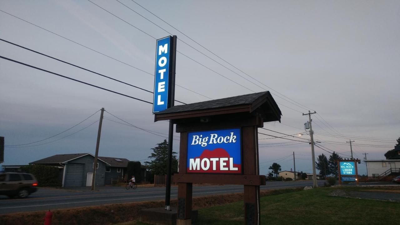 Big Rock Motel Campbell River Buitenkant foto